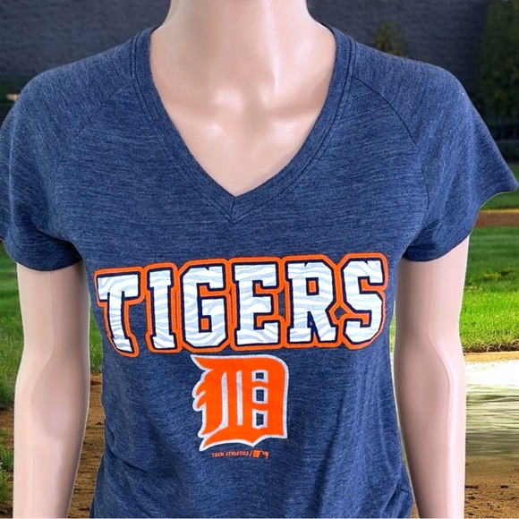 Team Athletics Detroit Tigers Heathered Navy V-Neck Tee - Picture 2 of 13